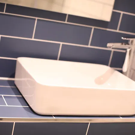 Maestro Damián, Moderna Vivienda Turística A Estrenar En * Bilbao